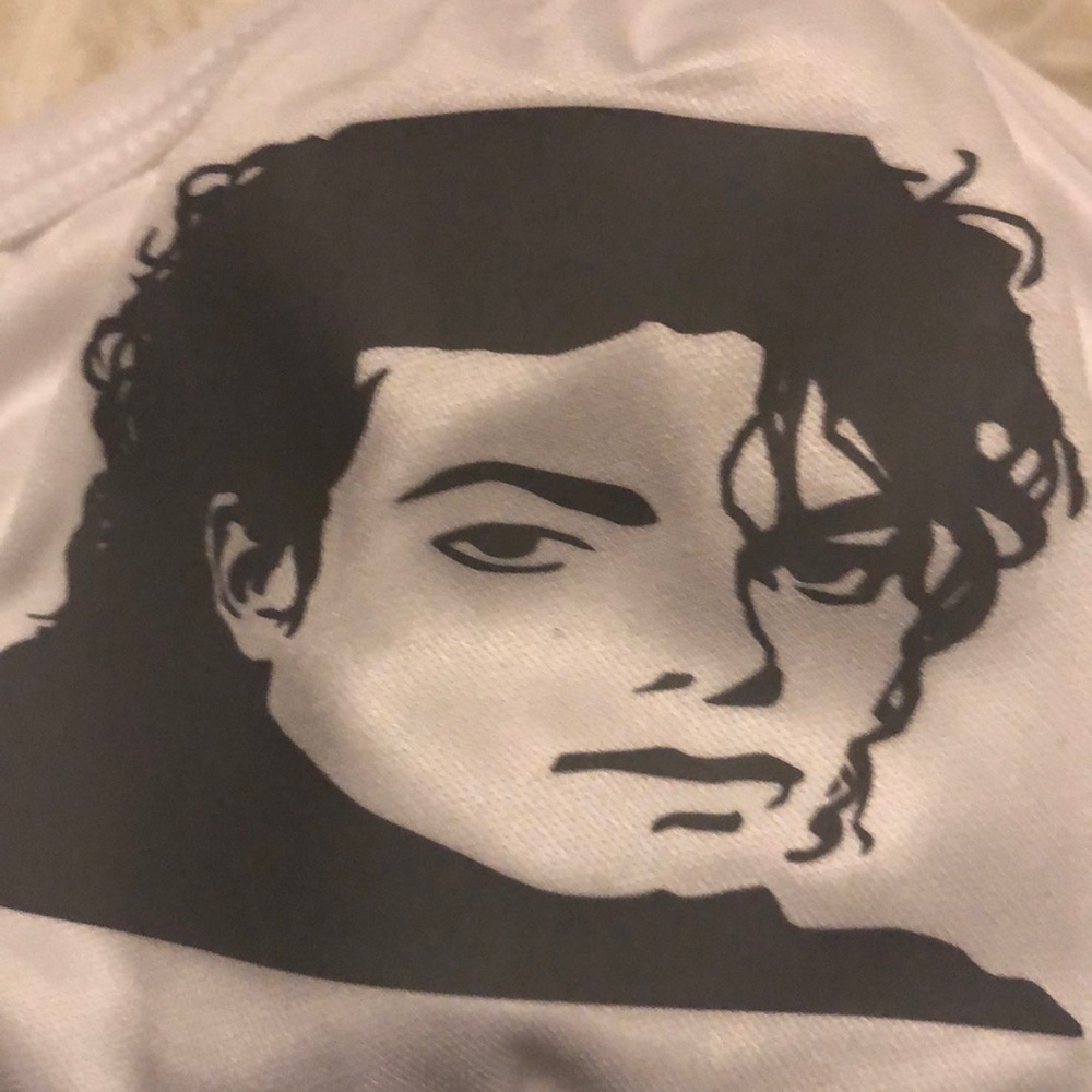MJ 😷